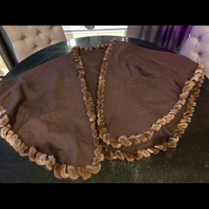 Loro Piana Cashmere Brwn Shawl Wrap with Mink Fur